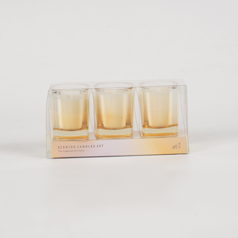 Zestaw 3 kwadratowych świec w gradientowym kolorze