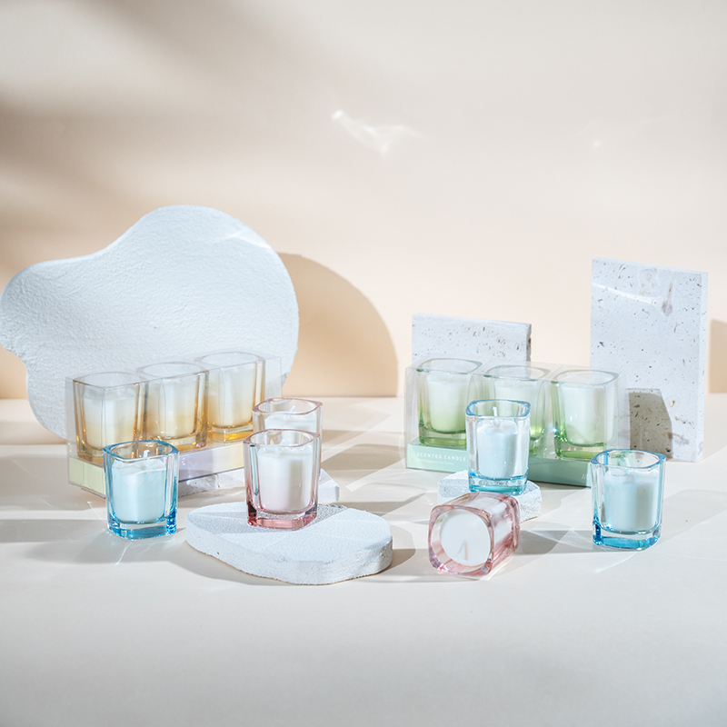 Zestaw 3 kwadratowych świec w gradientowym kolorze