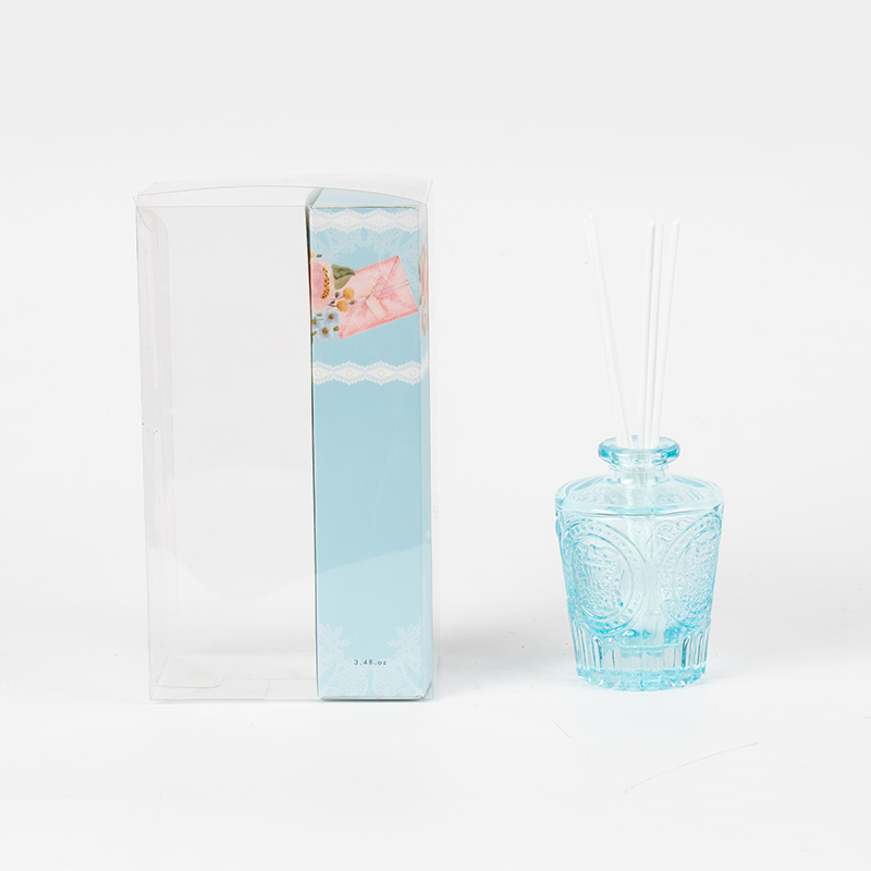 Stylowy, szklany dyfuzor z trzciny na Dzień Matki - sprzedawca zapachów do domu