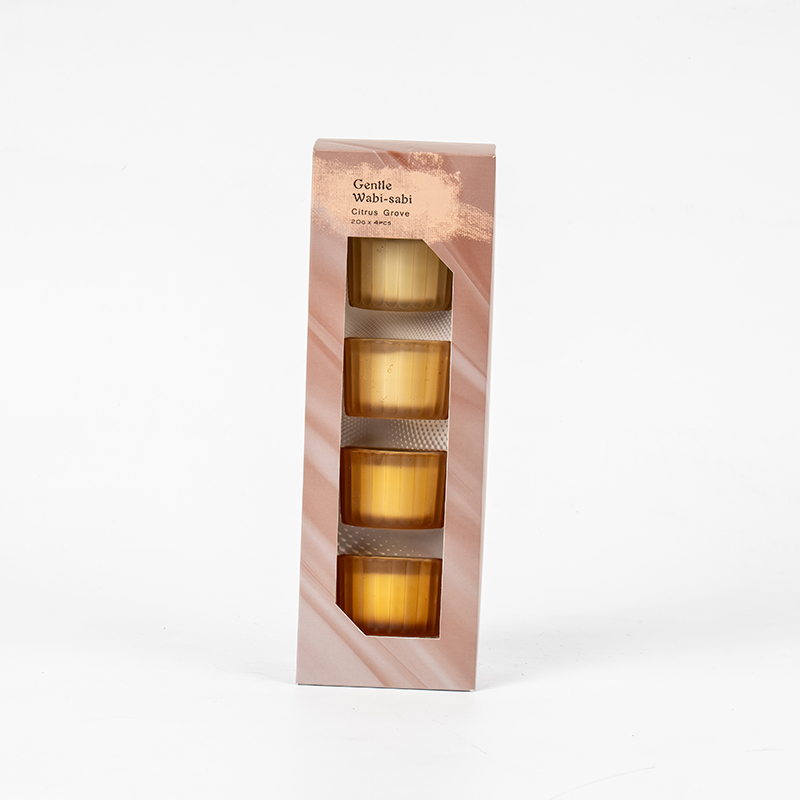 Zestaw 4 małych świeczników ze szkła karłowatego w pionowe paski