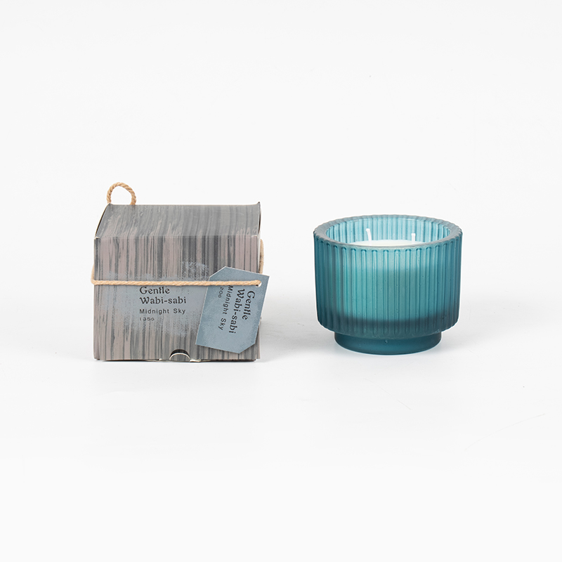 Okrągły szklany kielich na świecę w pionowe paski, świece zapachowe - sprzedawca ekologicznych świec z wosku sojowego