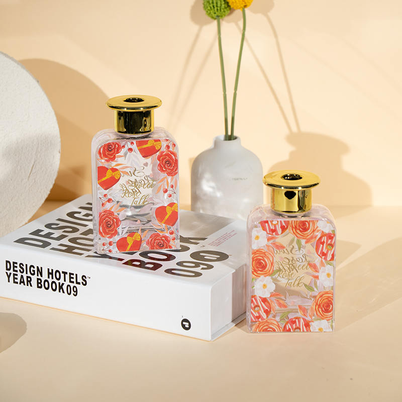 Dyfuzor z trzciny o wysokiej kwadratowej szklanej butelce - kolekcja premium z olejkiem walentynkowym