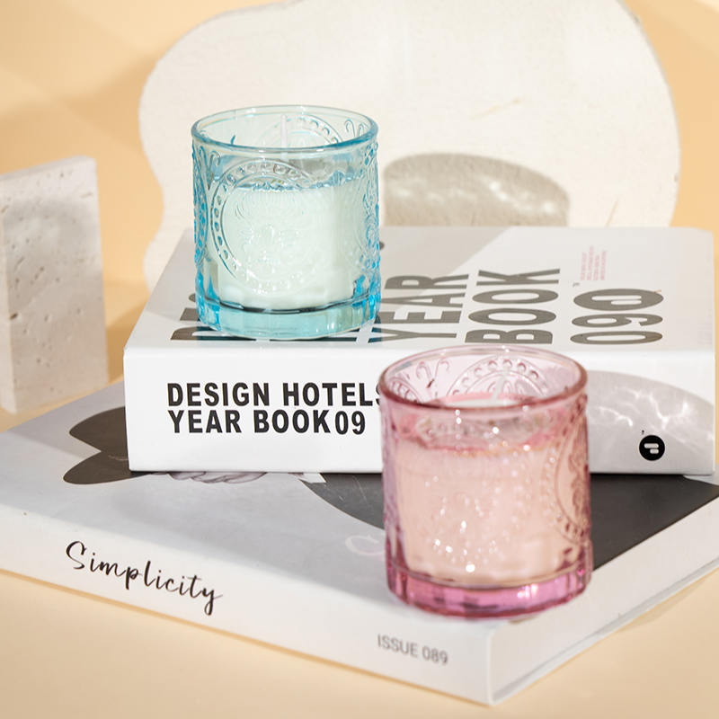 Pełen wdzięku świeca zapachowa z okazji Dnia Matki w szklanej butelce - producent ekologicznych świec z wosku sojowego